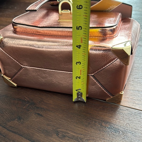 Michael Kors NWT Primrose Gold Medium Satchel with Vintage Trunk Design - Picture 11 of 14